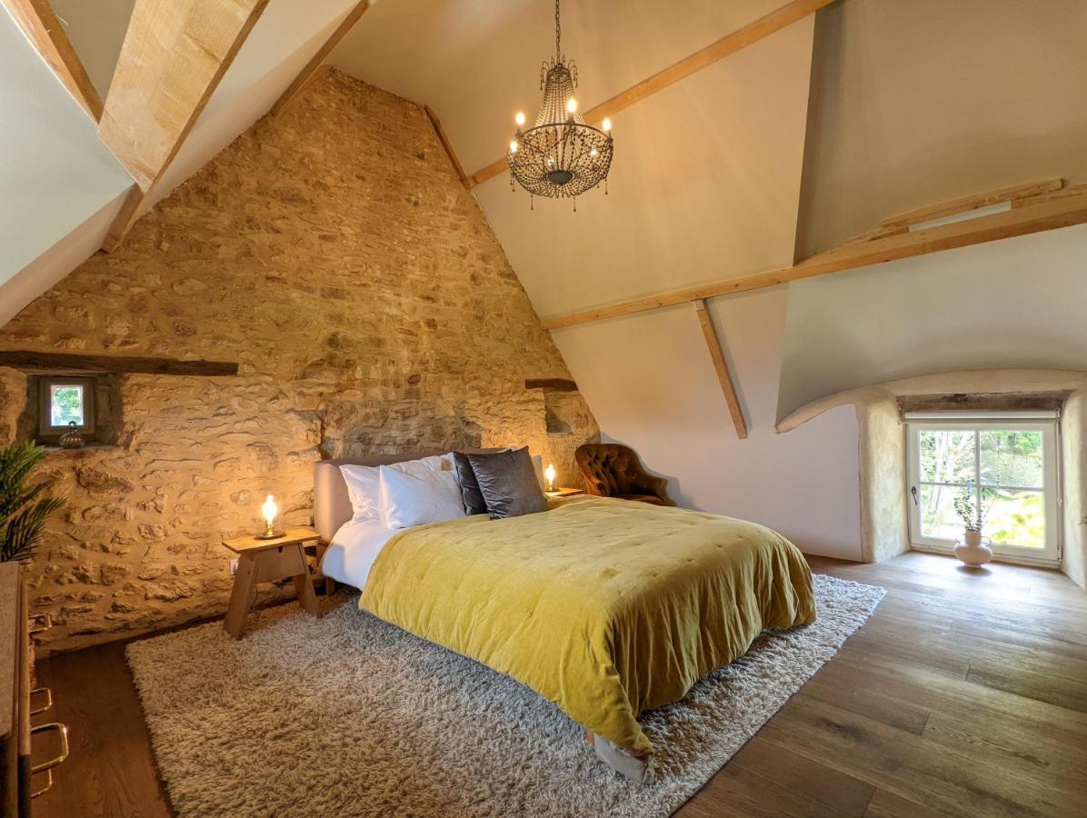 Maison Typique Bretonne Avec Toit De Chaume Camors Exterior photo